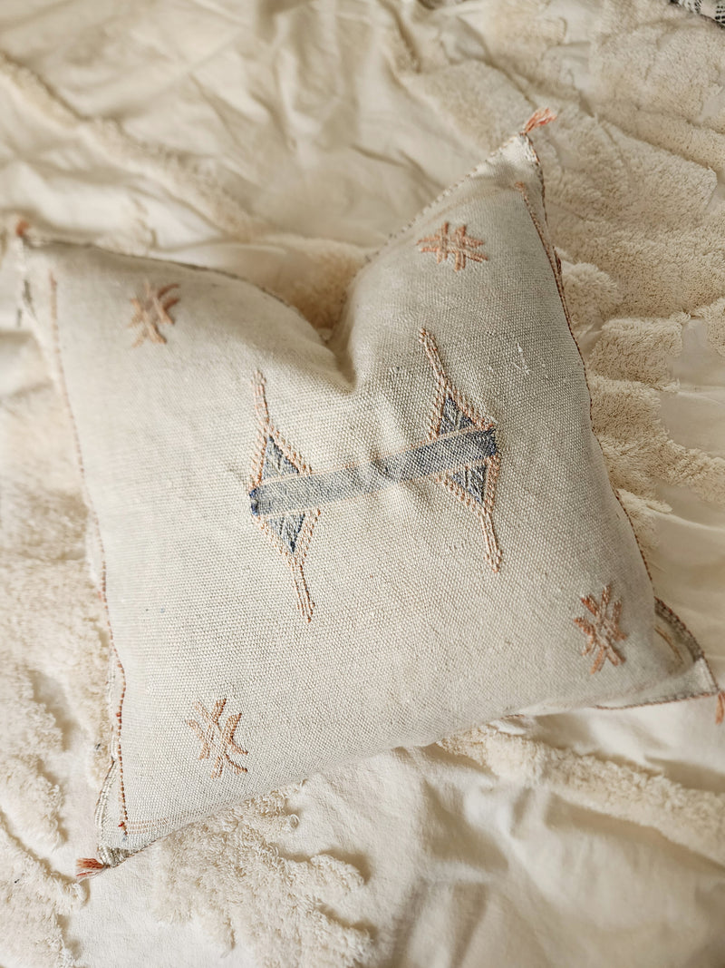 Cactus Silk Cushion | Ivory #0004